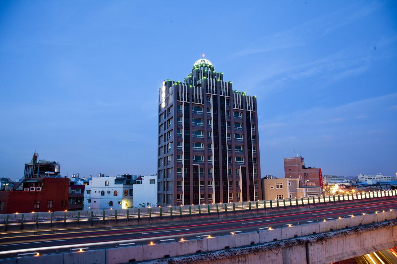 Federal Highway 2 Hotel Taoyuan Exterior photo